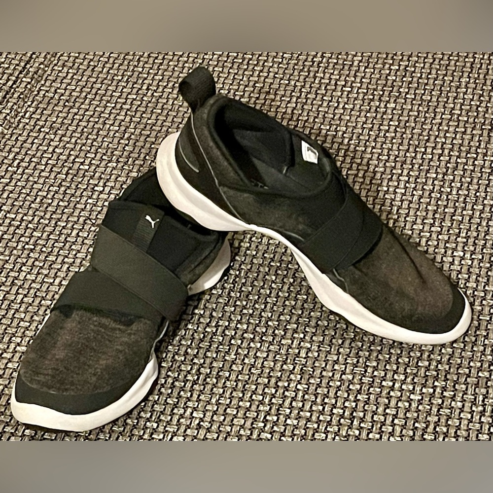 Puma Women's Sneaker, Black Silver Size 7.5  They have a hook & loop closure